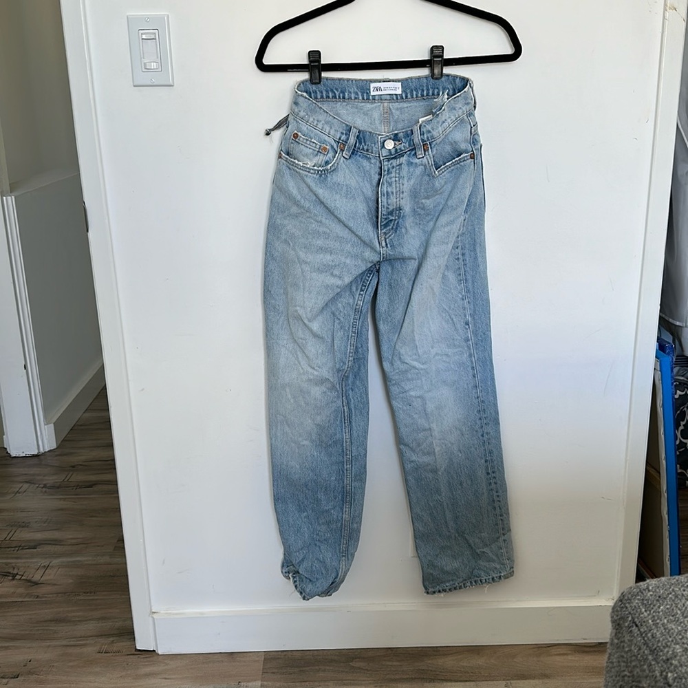 Zara straight leg jeans size 4